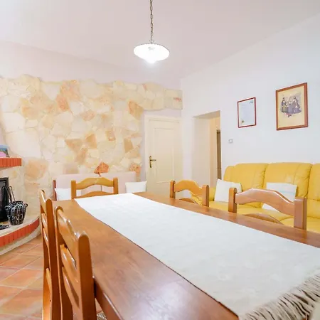 La Genziana Farm stay *